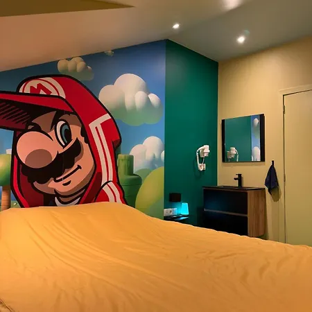 Retro Gaming Corner - Arcade Games - Jacuzzi - Sauna - Switch 2 Courcelles