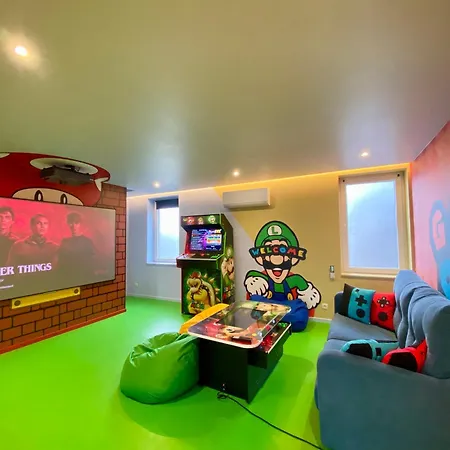 Retro Gaming Mood - Arcade Games - Jacuzzi - Sauna - Switch 2