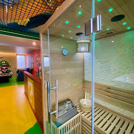 Retro Gaming Mood - Arcade Games - Jacuzzi - Sauna - Switch 2 * Courcelles